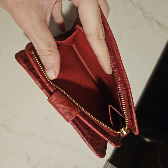 EUC PRADA WALLET - Picture 3 of 16